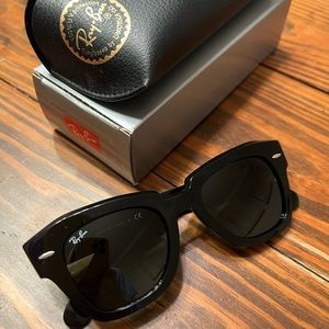 Ray Ban State Street sunglasses